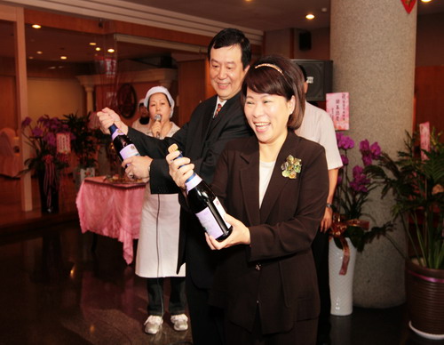 開新視窗鑑賞圖檔：990628-06.jpg